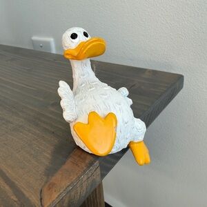 Vintage shelf sitting duck by Ganz bros.